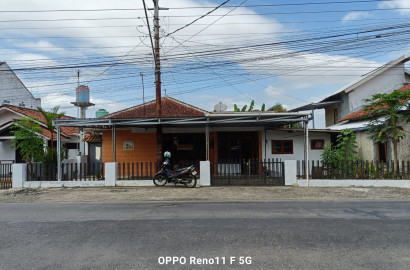 Di Sewakan Rumah Pinggir Jalan Besar 5 Menit Ke Kampus Unsoed Purwokerto