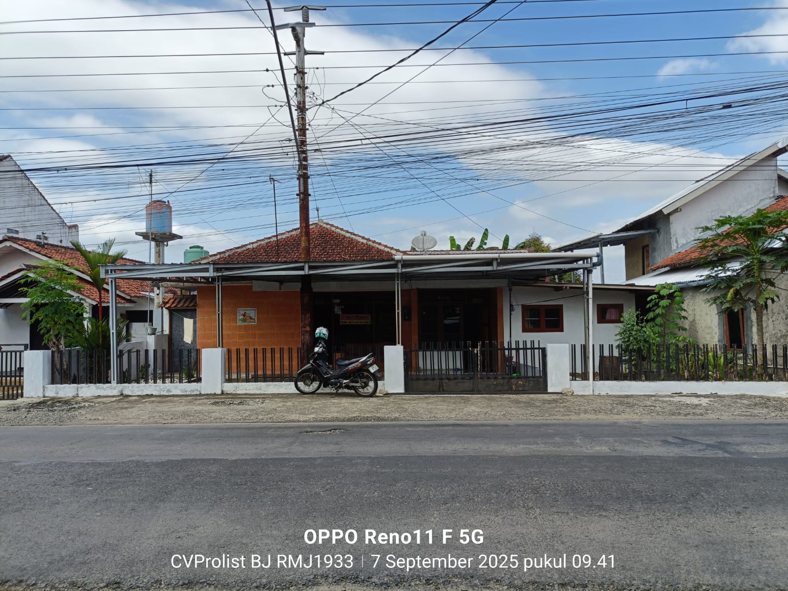 Di Sewakan Rumah Pinggir Jalan Besar 5 Menit Ke Kampus Unsoed Purwokerto