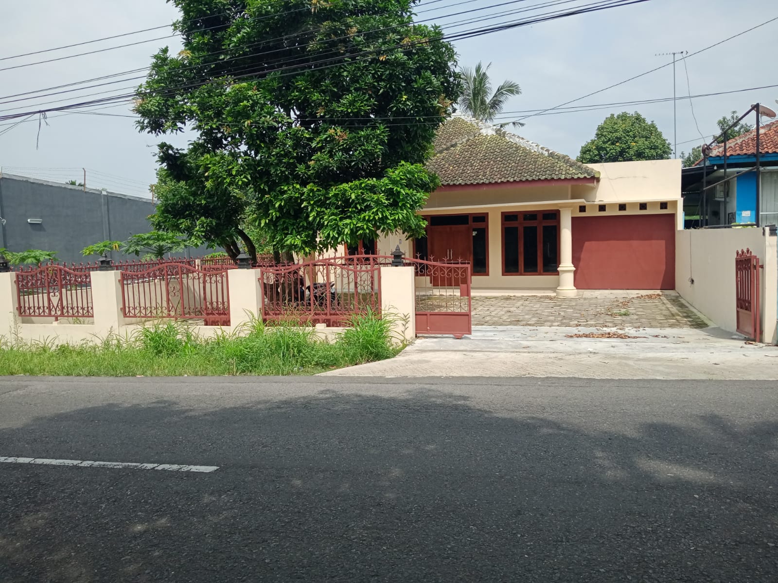 Disewakan Rumah Luas Cocok untuk Kantor 7 Menit Unsoed