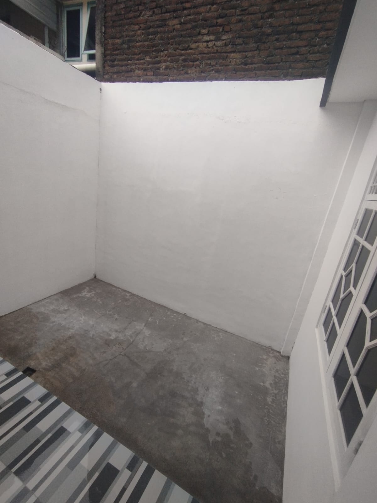 Dijual  Rumah Menawan Siap Pakai - 1 Menit Ke Taman Kota