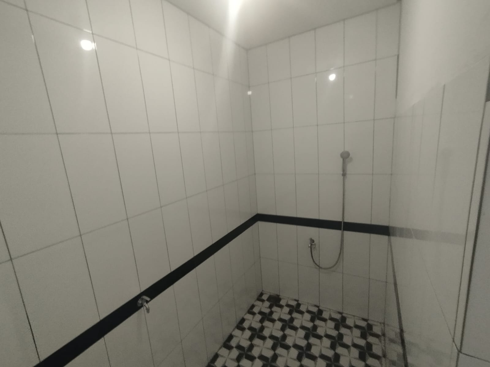Dijual  Rumah Menawan Siap Pakai - 1 Menit Ke Taman Kota