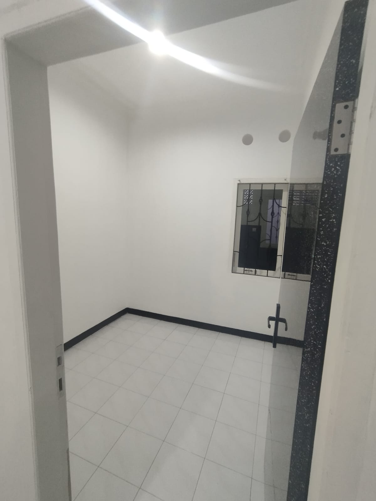 Dijual  Rumah Menawan Siap Pakai - 1 Menit Ke Taman Kota