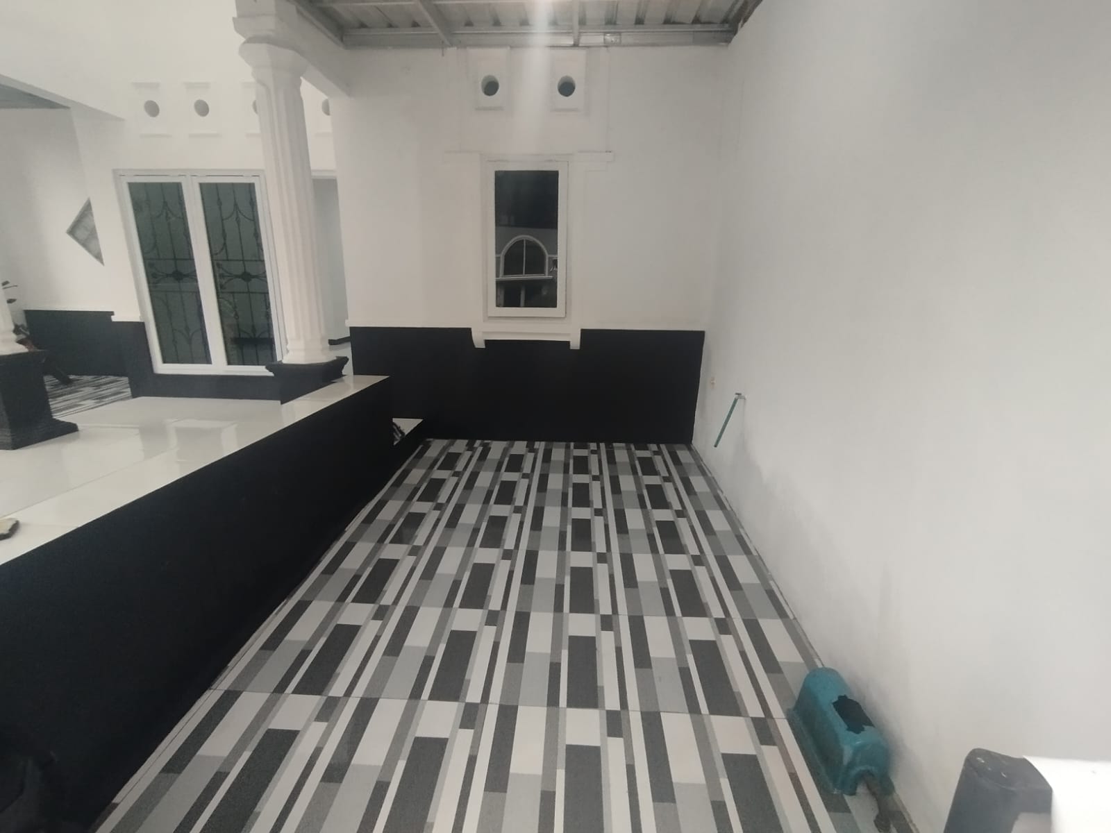 Dijual  Rumah Menawan Siap Pakai - 1 Menit Ke Taman Kota