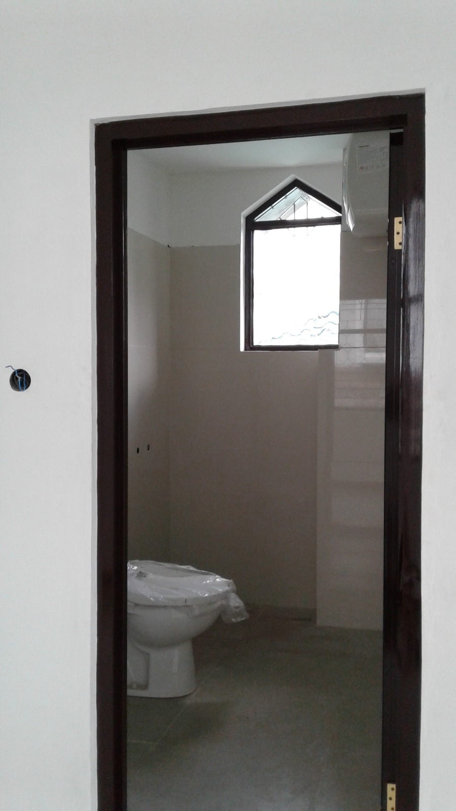 Disewakan Rumah Mewah 3 Lantai Tengah Kota Purwokerto 5 Menit ke Alun-Alun.