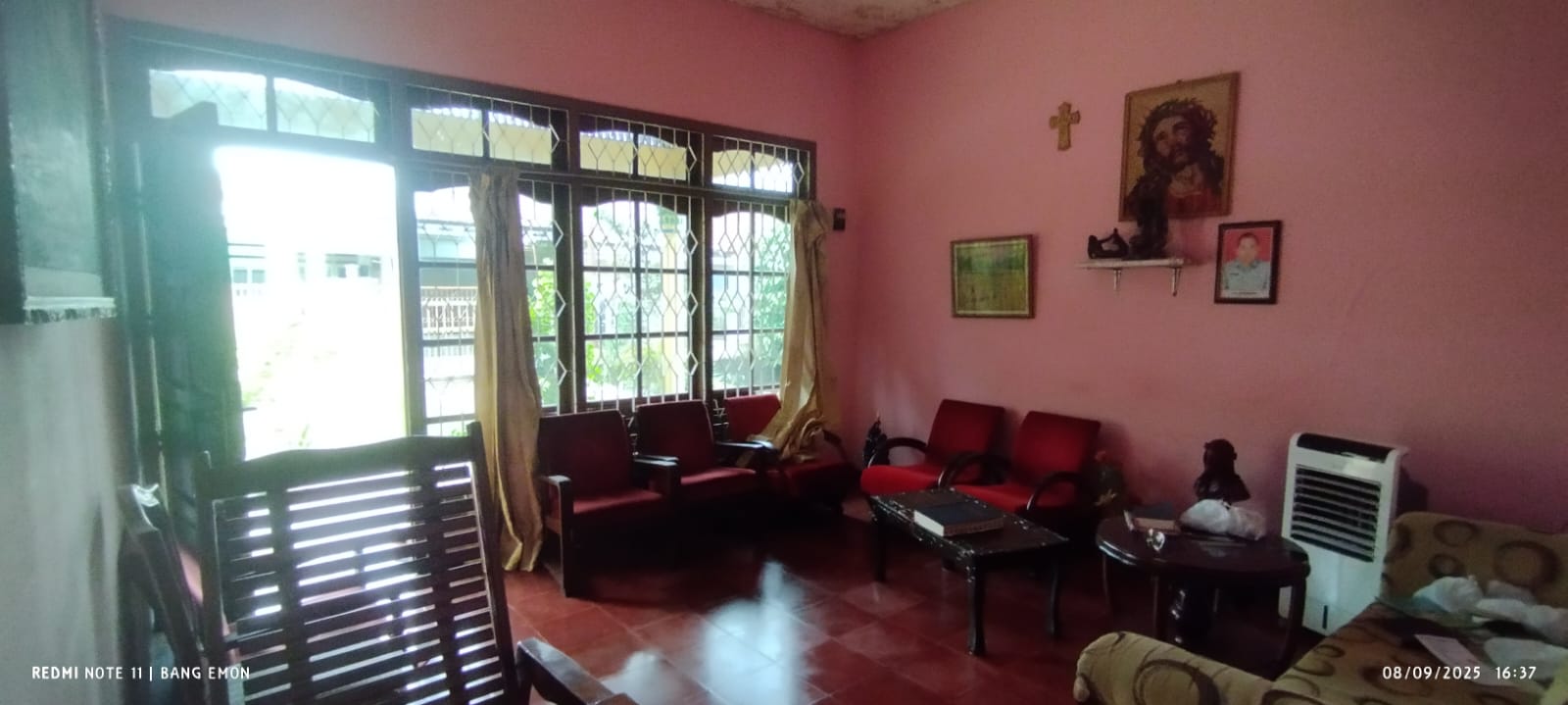 DIJUAL RUMAH LUAS TANAH 700 M2, DEKAT MAN 1 BANYUMAS ARCAWINANGUN