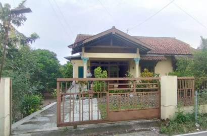 DIJUAL RUMAH LUAS TANAH 700 M2, DEKAT MAN 1 BANYUMAS ARCAWINANGUN
