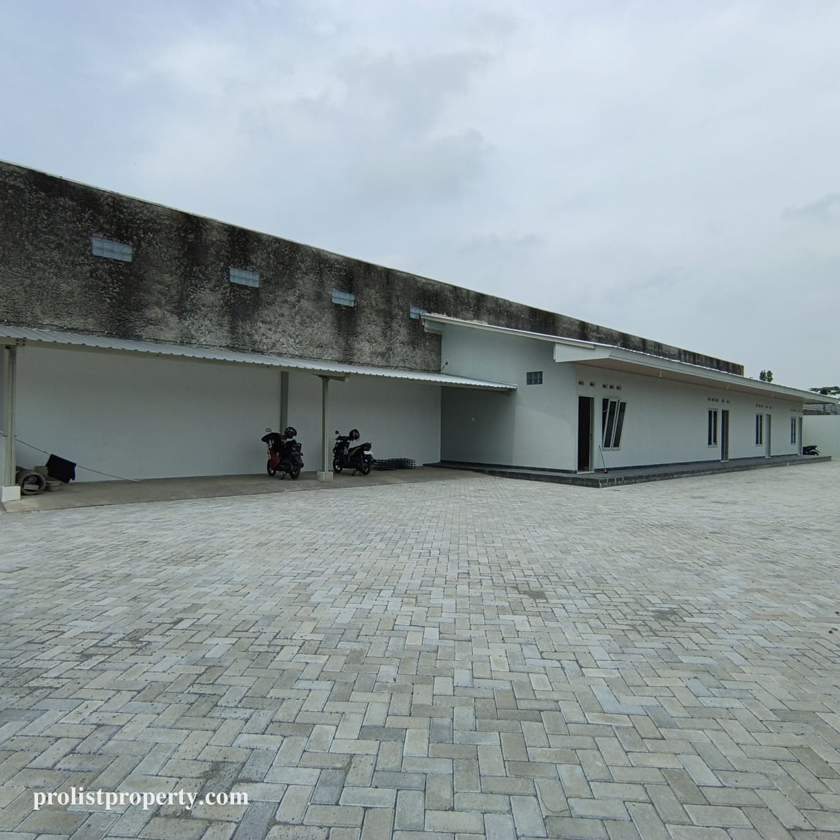 Disewakan Gudang Akses Trailer Tronton Jalan Nasional Purwokerto