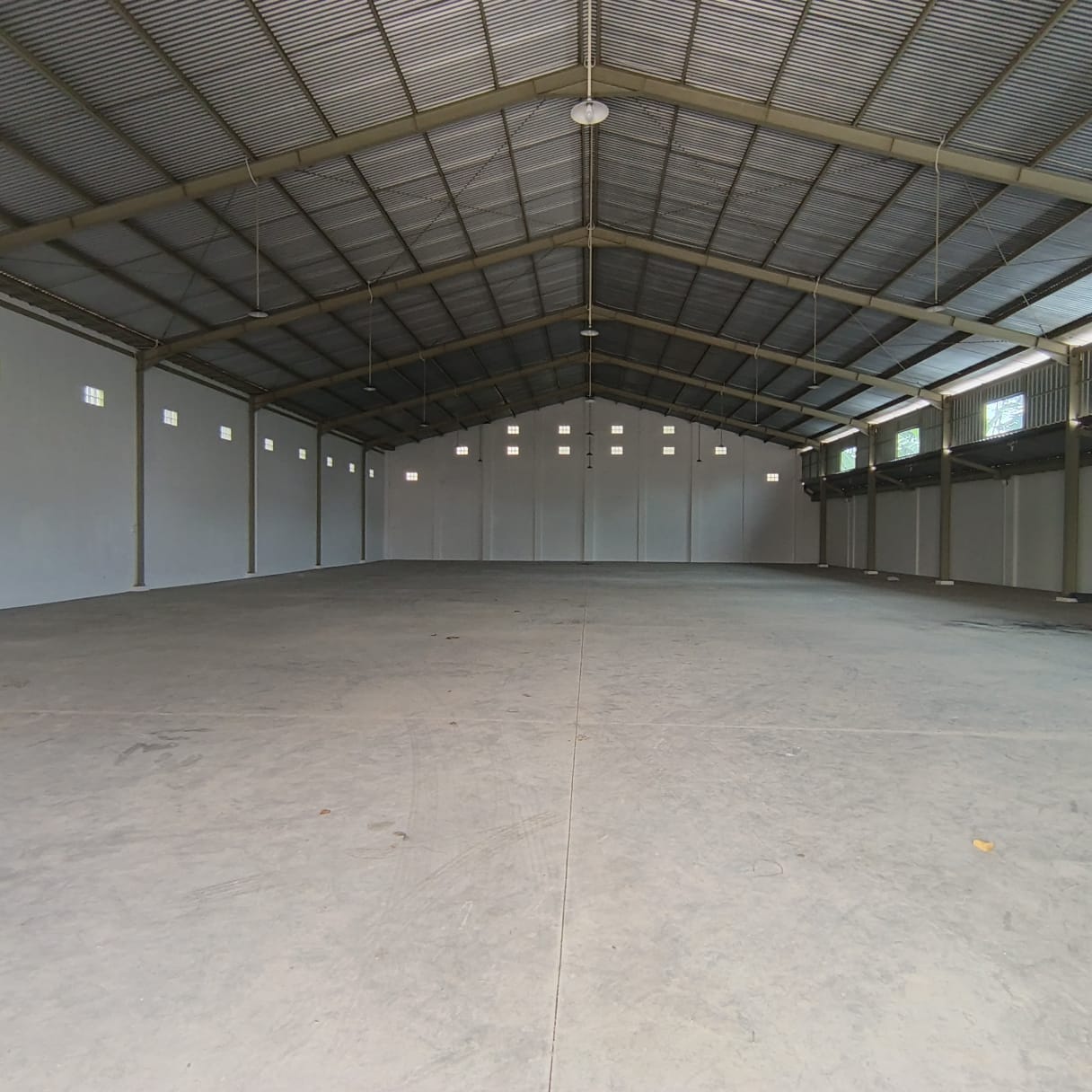 Disewakan Gudang Akses Trailer Tronton Jalan Nasional Purwokerto