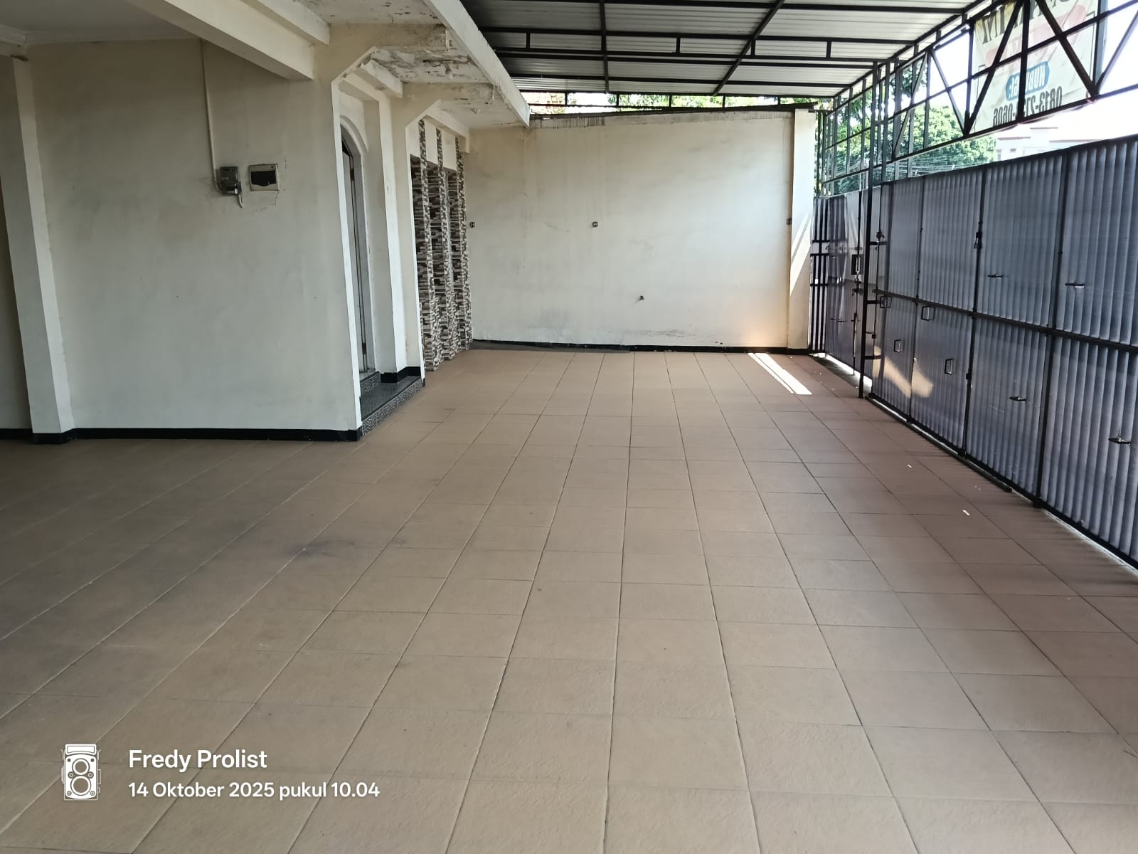 Dijual Rumah Cocok Untuk Usaha Showroom Mobil - 8 Menit Alun-Alun Purwokerto
