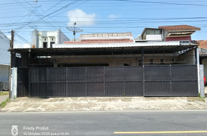 Dijual Rumah Cocok Untuk Usaha Showroom Mobil - 8 Menit Alun-Alun Purwokerto