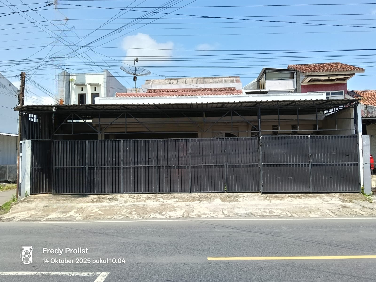 Dijual Rumah Cocok Untuk Usaha Showroom Mobil - 8 Menit Alun-Alun Purwokerto