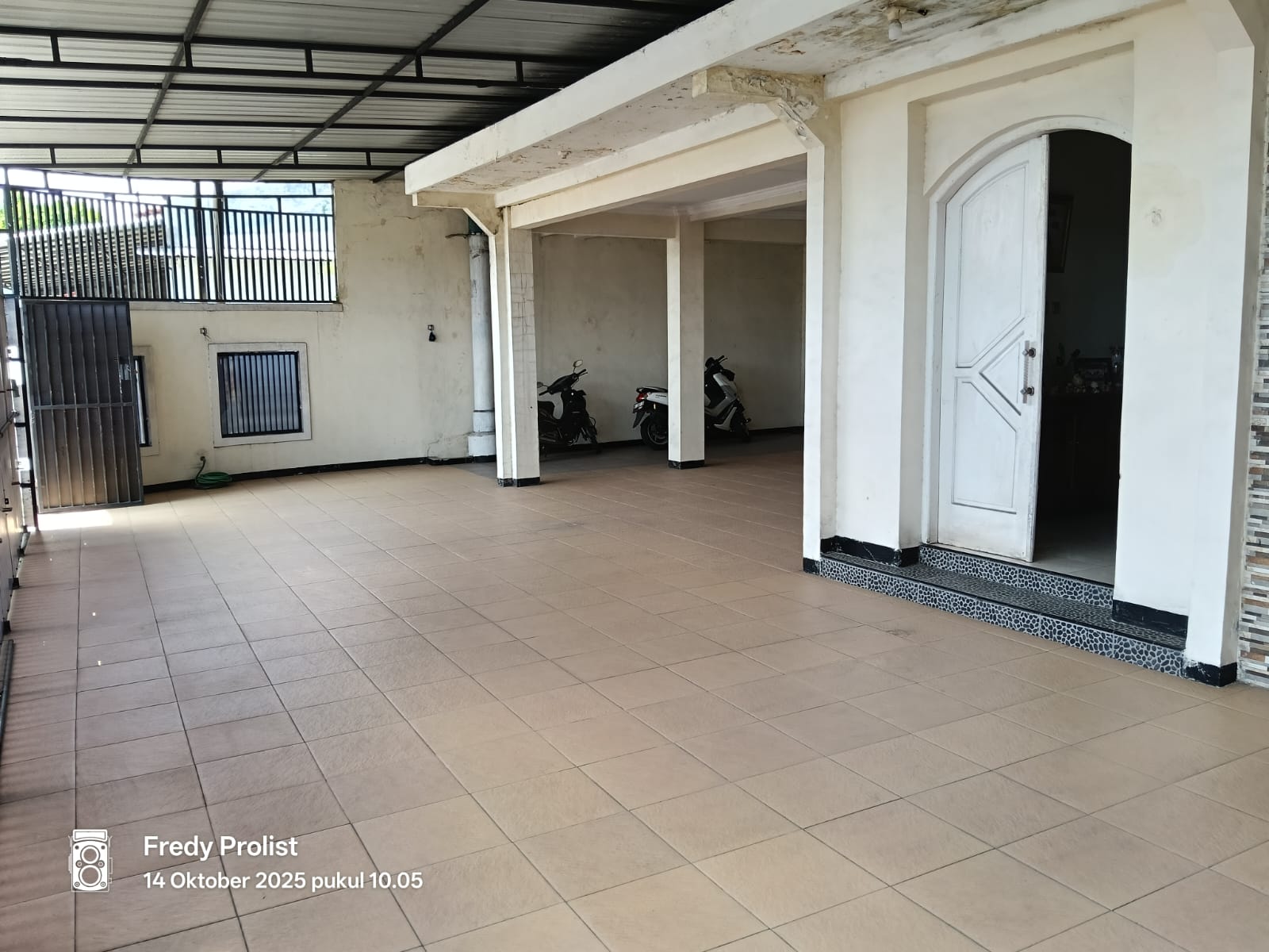 Dijual Rumah Cocok Untuk Usaha Showroom Mobil - 8 Menit Alun-Alun Purwokerto