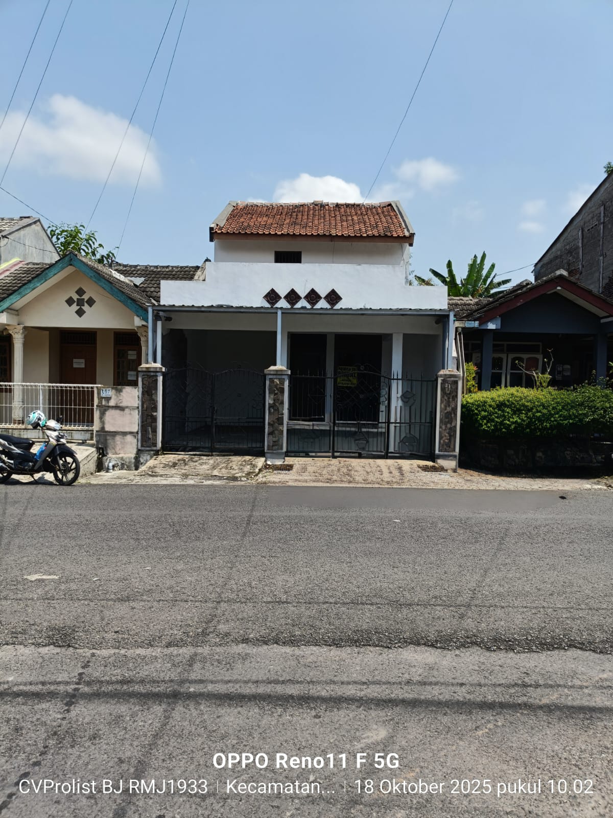 Dijual Rumah Di Jalan Utama Perumahan