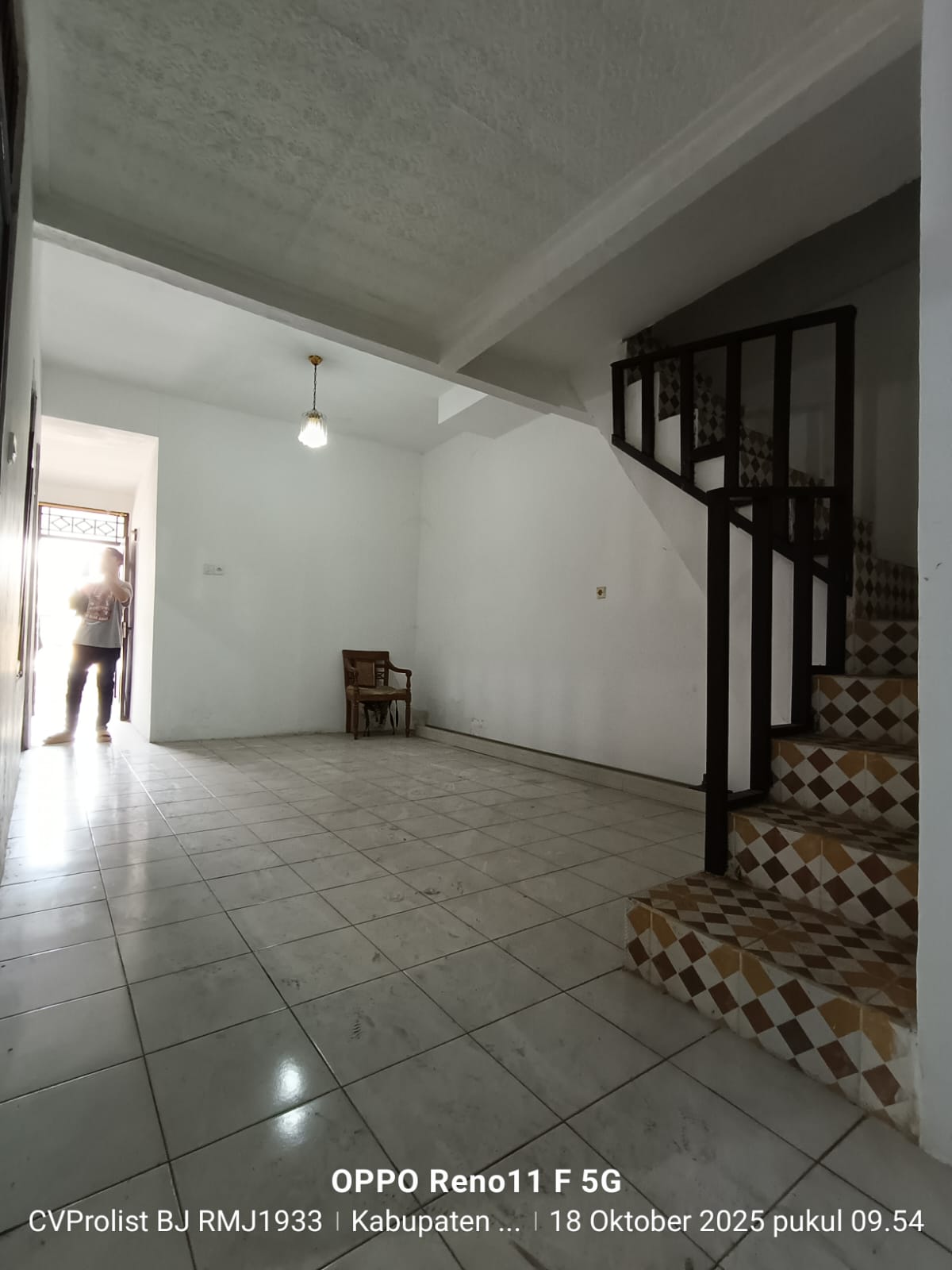 Dijual Rumah Di Jalan Utama Perumahan