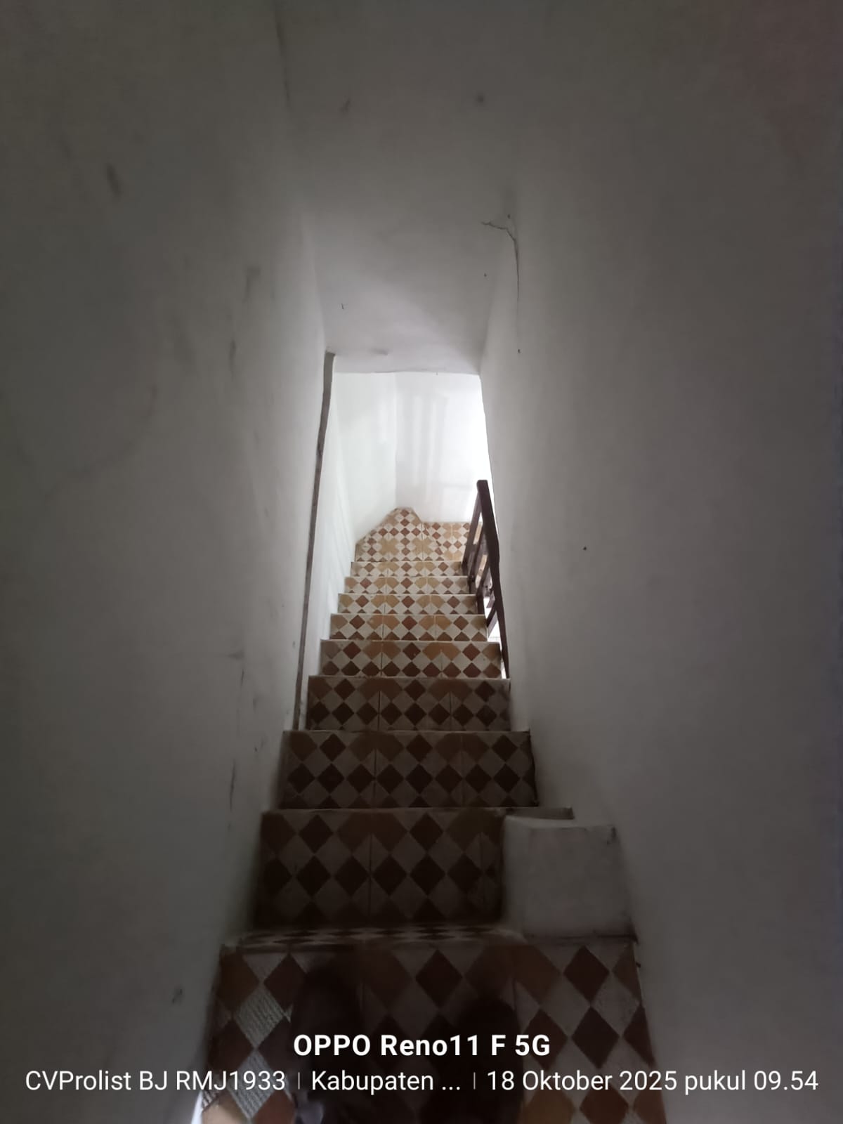 Dijual Rumah Di Jalan Utama Perumahan