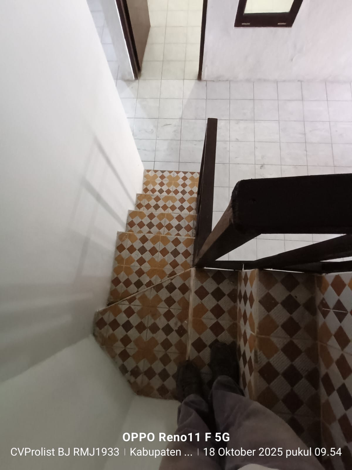 Dijual Rumah Di Jalan Utama Perumahan