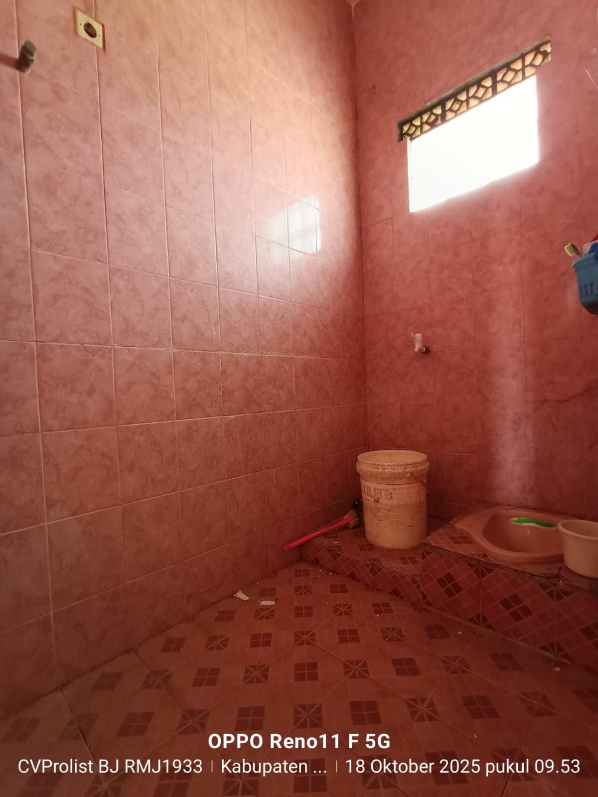 Dijual Rumah Di Jalan Utama Perumahan