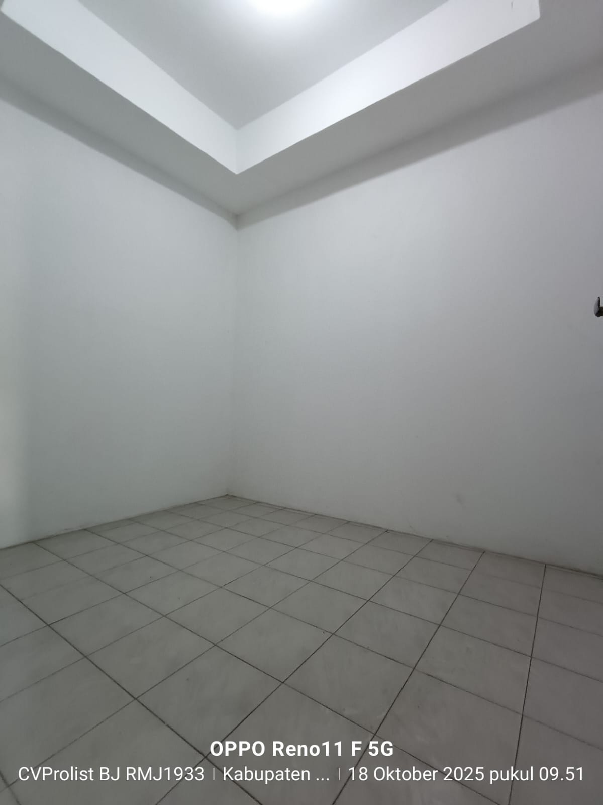 Dijual Rumah Di Jalan Utama Perumahan