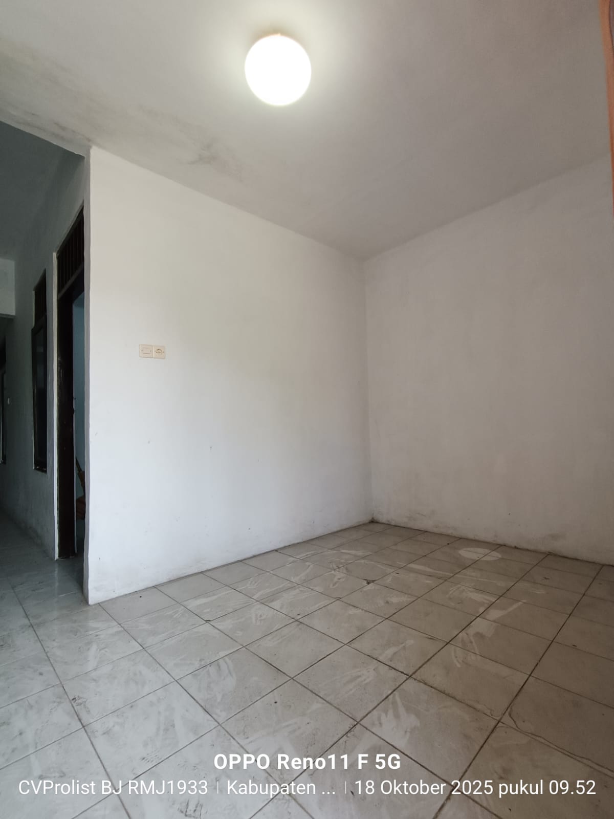 Dijual Rumah Di Jalan Utama Perumahan