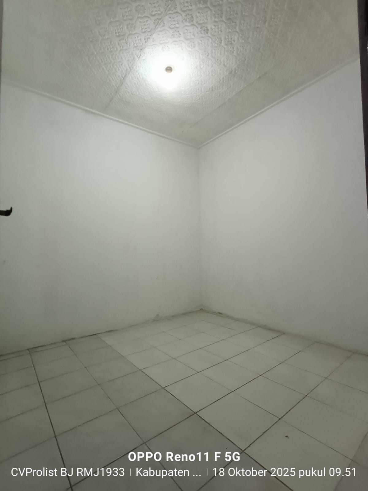 Dijual Rumah Di Jalan Utama Perumahan