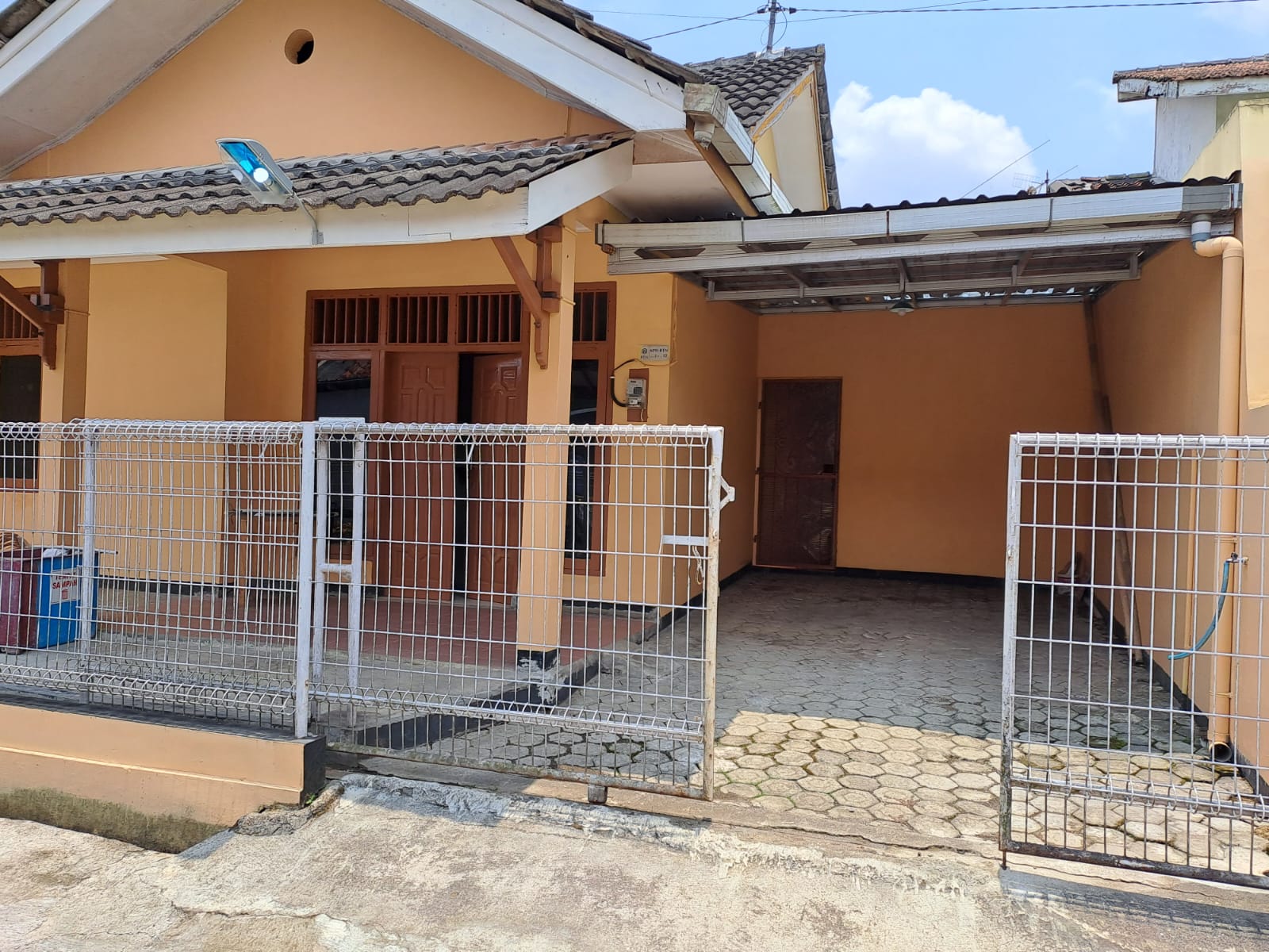 Dijual Rumah Cantik Cocok Utk Keluarga Atau Kosan, Dekat UMP - Turun Harga