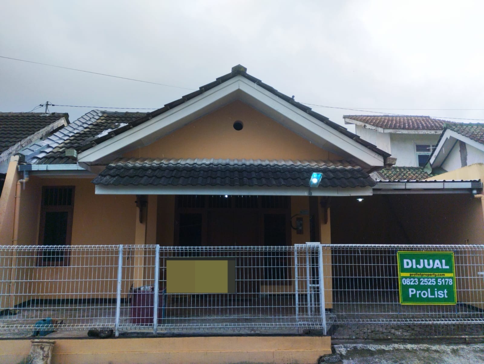 Dijual Rumah Cantik Cocok Utk Keluarga Atau Kosan, Dekat UMP - Turun Harga