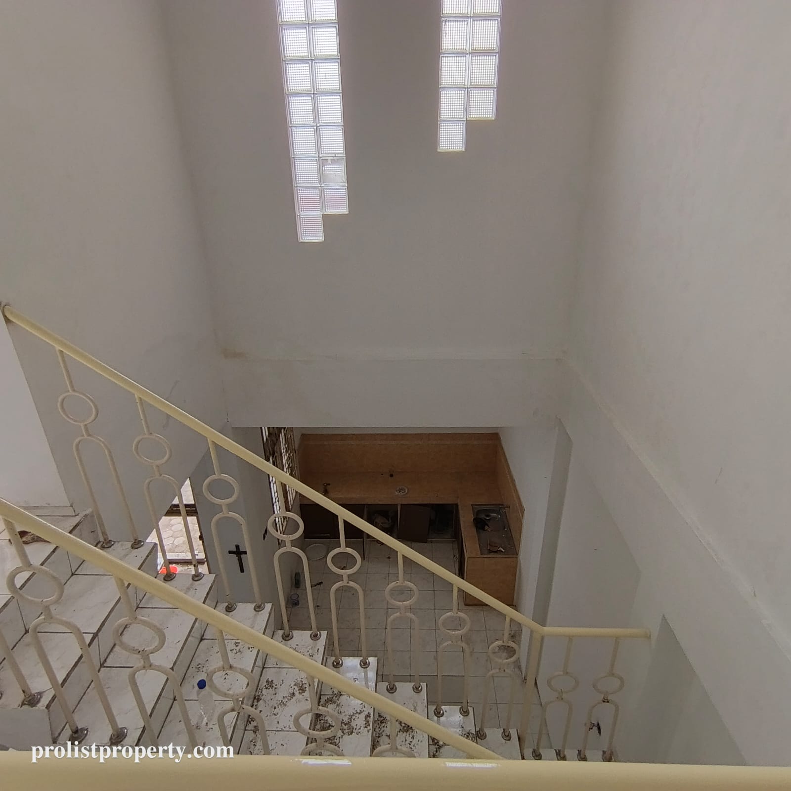 Disewakan Ruko Strategis Dijalan JendSud Purwokerto - 4 menit Dari Alun-Alun