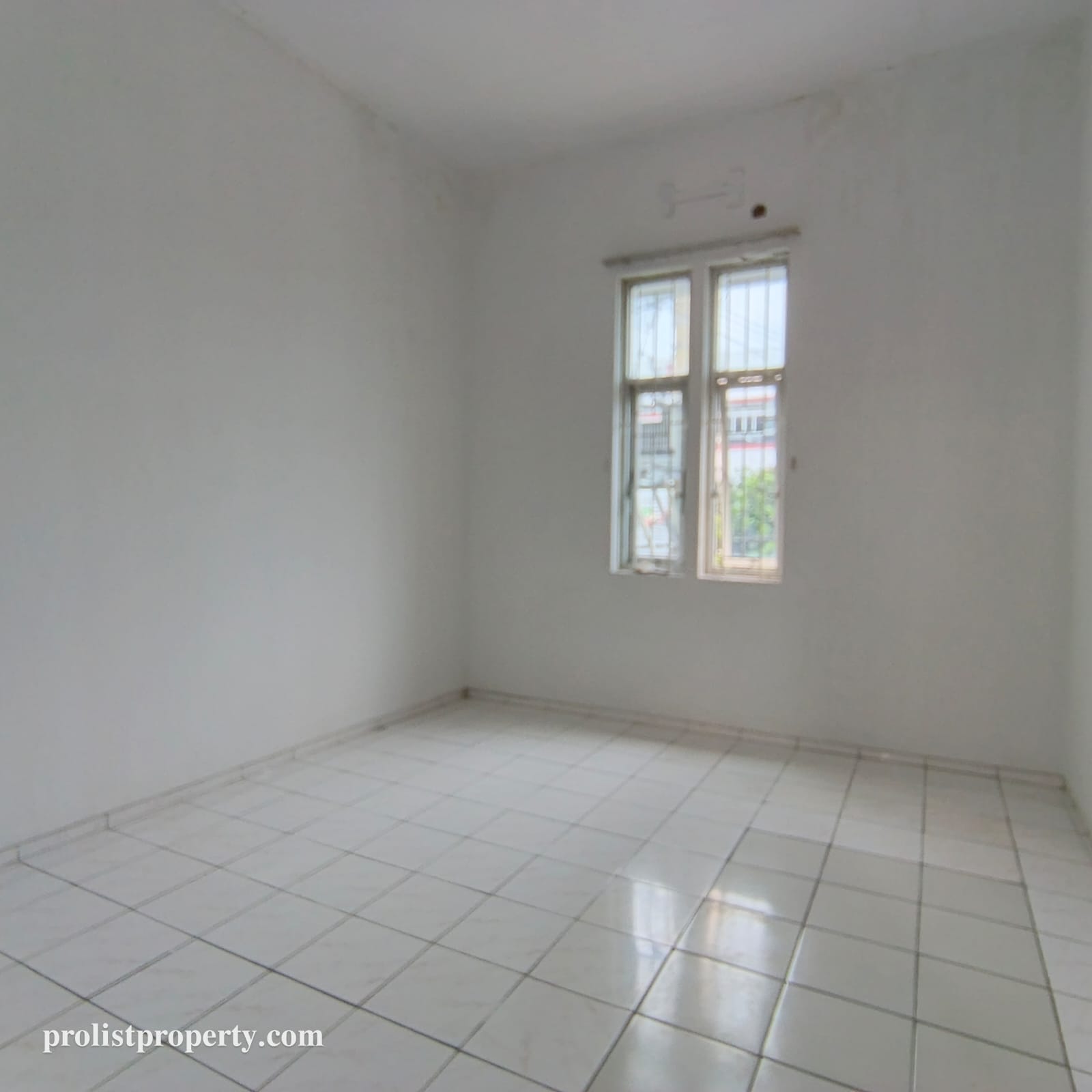 Disewakan Ruko Strategis Dijalan JendSud Purwokerto - 4 menit Dari Alun-Alun