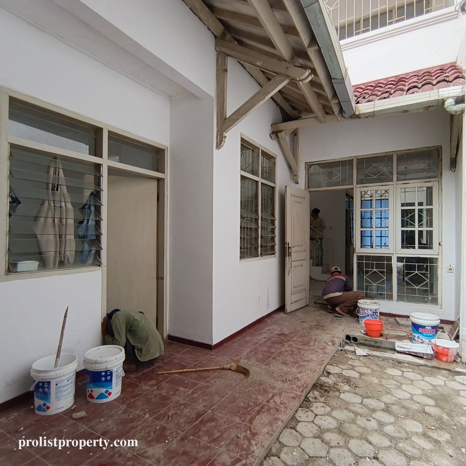 Disewakan Ruko Strategis Dijalan JendSud Purwokerto - 4 menit Dari Alun-Alun