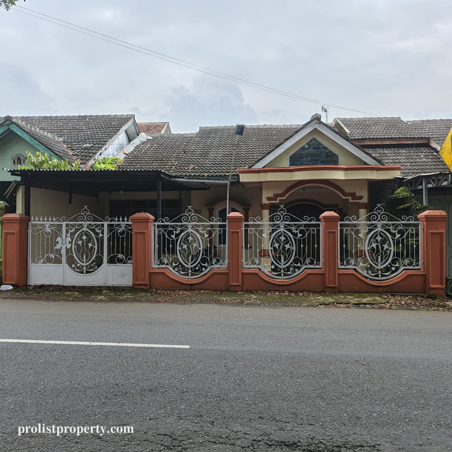 Dijual Rumah Pinggir Jalan Raya Padamara Purbalingga - 4 Menit ke Eka Surya Plaza