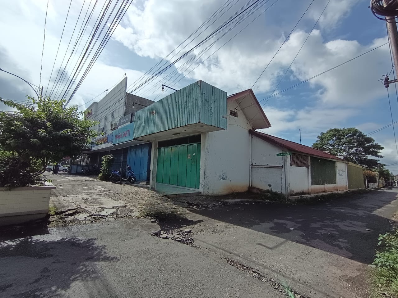 Dijual Ruko dengan lokasi hook seberang alun-alun Kota Purwokerto