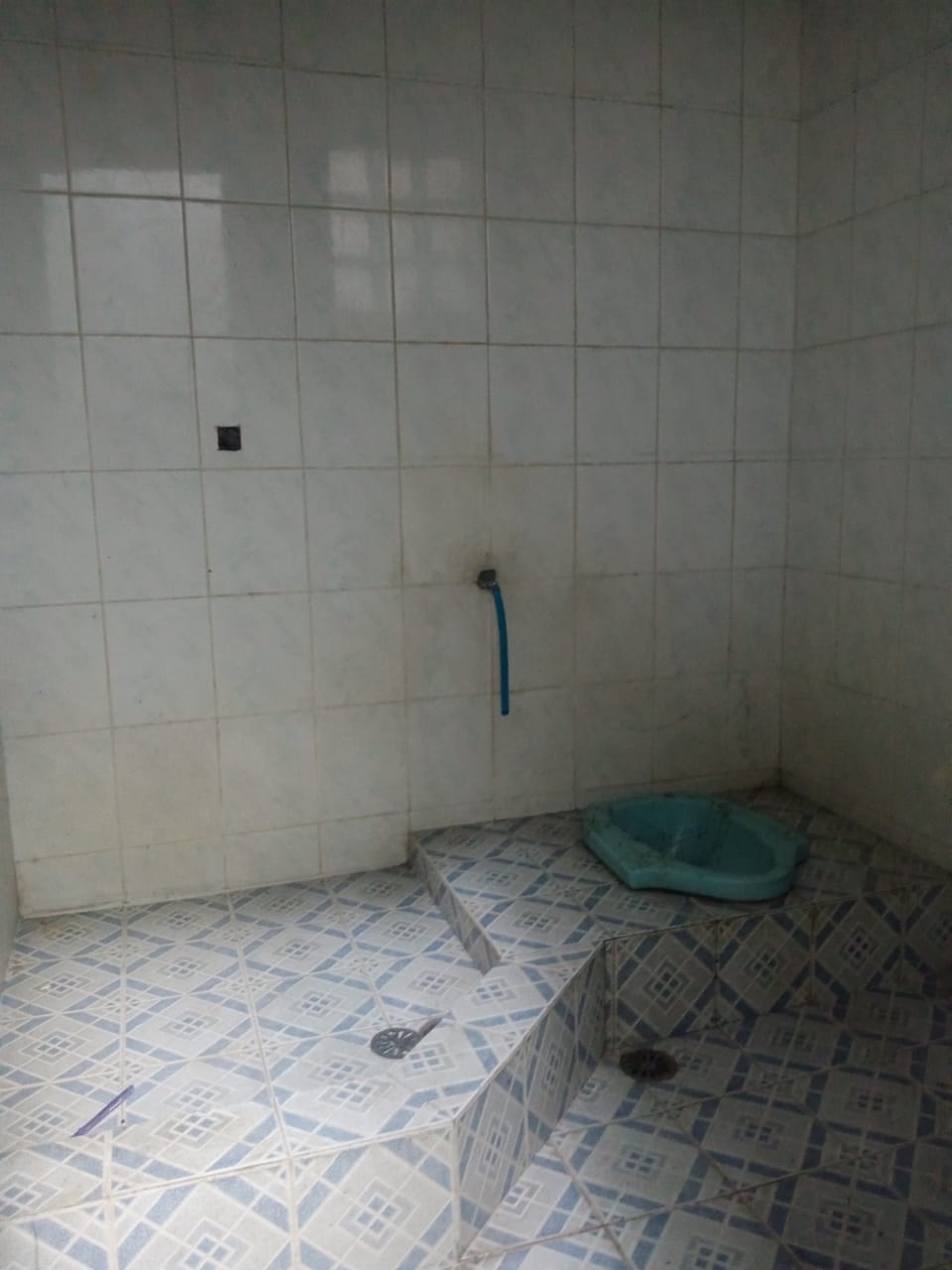 Disewakan Ruko Dalam Kota Selangkah ke Taman Andang Pangrenan - Bonus Kanopi!