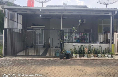 Disewakan Rumah Bagus Perum Elite Ada AC dan Semi Furniture