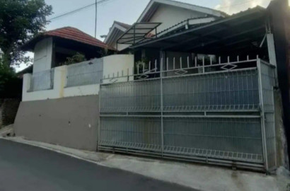 Rumah Bagus Ada Gazebo Dekat Indogrosir dan Jalan Raya Propinsi