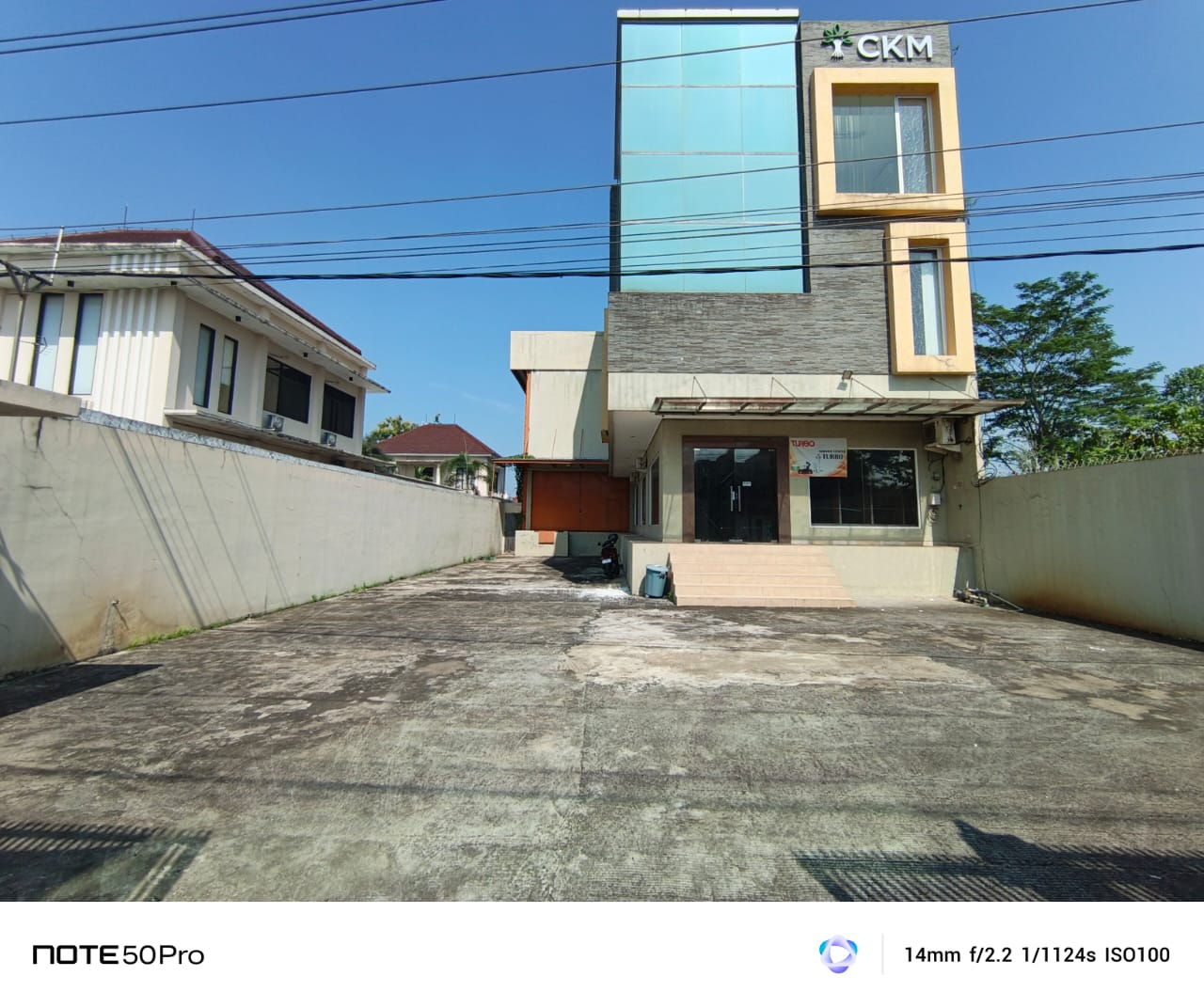 Dijual Gudang dan Bangunan Kantor 4 Lantai  Dekat Jalan Nasional Purwokerto