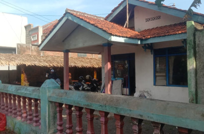 Jual tanah luas bonus rumah lokasi bisnis barat alun-alun Kroya