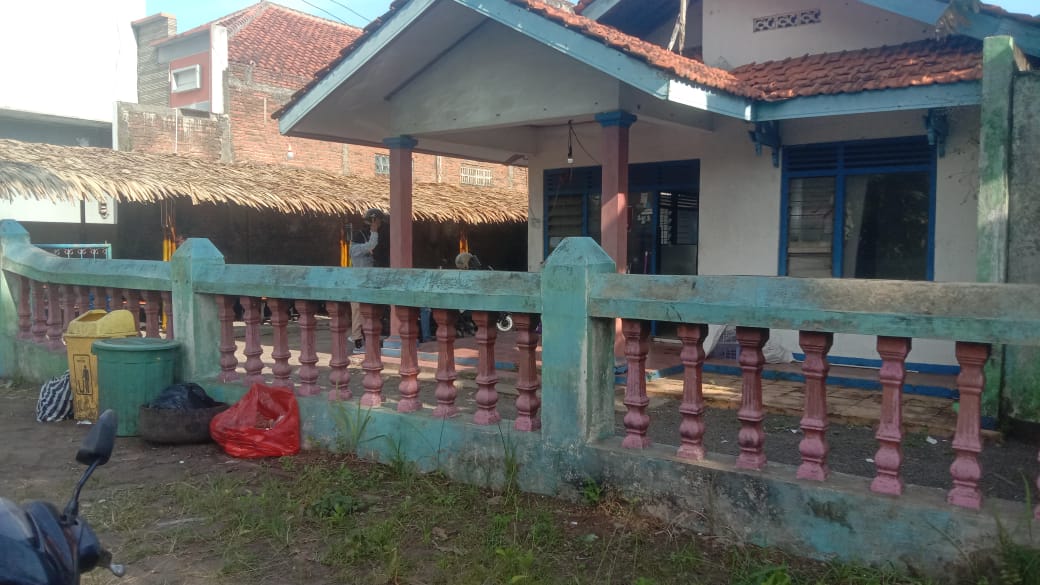 Jual tanah luas bonus rumah lokasi bisnis barat alun-alun Kroya