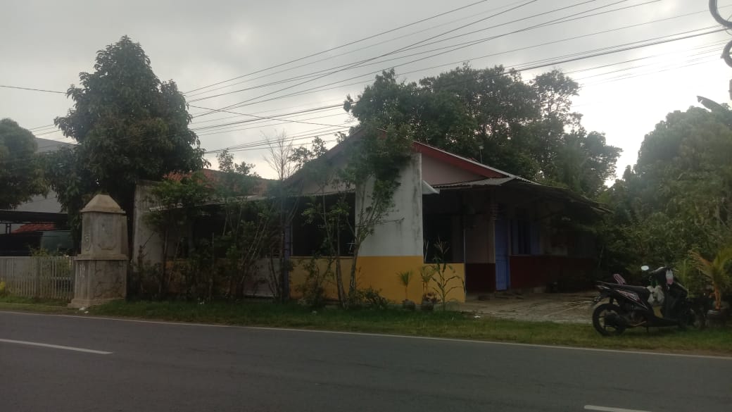 Dijual tanah luas plus rumah semi permanen Selatan stasiun kroya