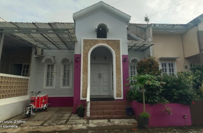 Disewakan Rumah Cantik Siap Huni Dekat SPN dan AMIKOM
