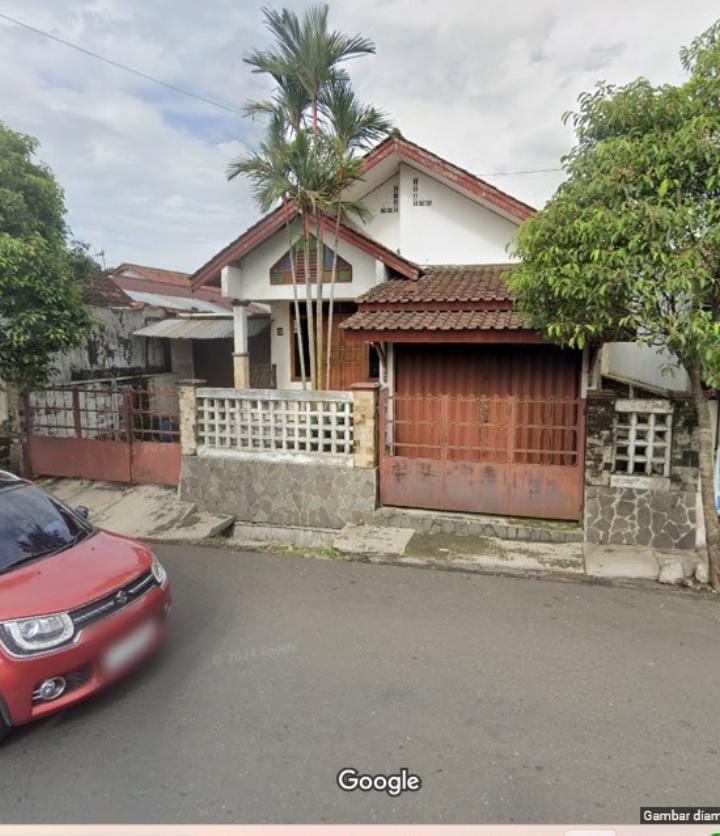 Dijual Rumah Pinggir Jalan Raya Cocok Untuk Rumah Tinggal dan Usaha