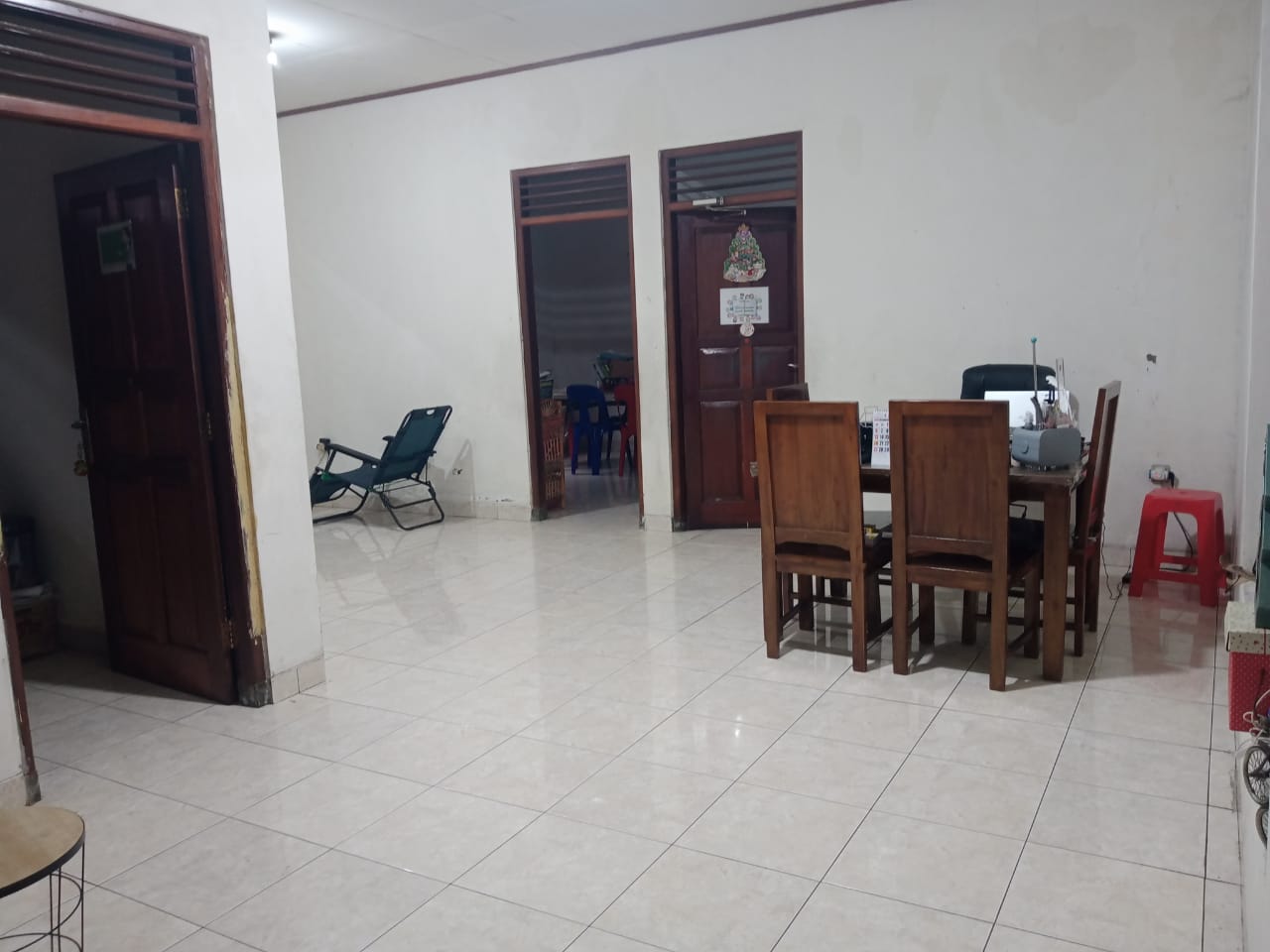 Dijual Rumah Pinggir Jalan Raya Cocok Untuk Rumah Tinggal dan Usaha
