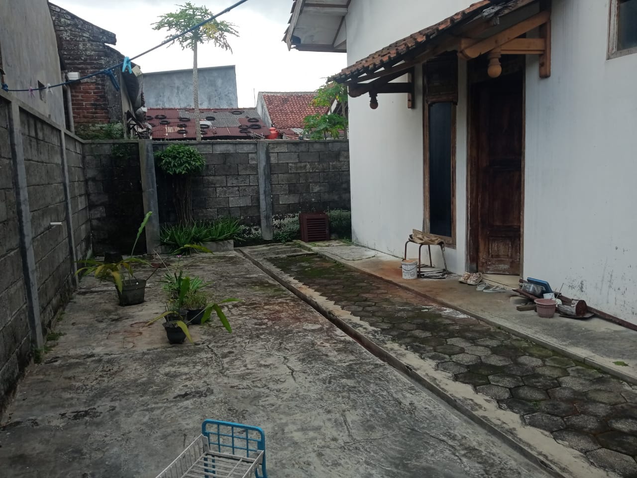 Dijual Rumah Pinggir Jalan Raya Cocok Untuk Rumah Tinggal dan Usaha