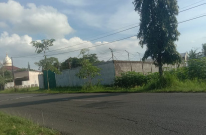 Dijual Tanah Kering Bonus Gudang Kantor Plus Tembok keliling depan Polsek Banyumas