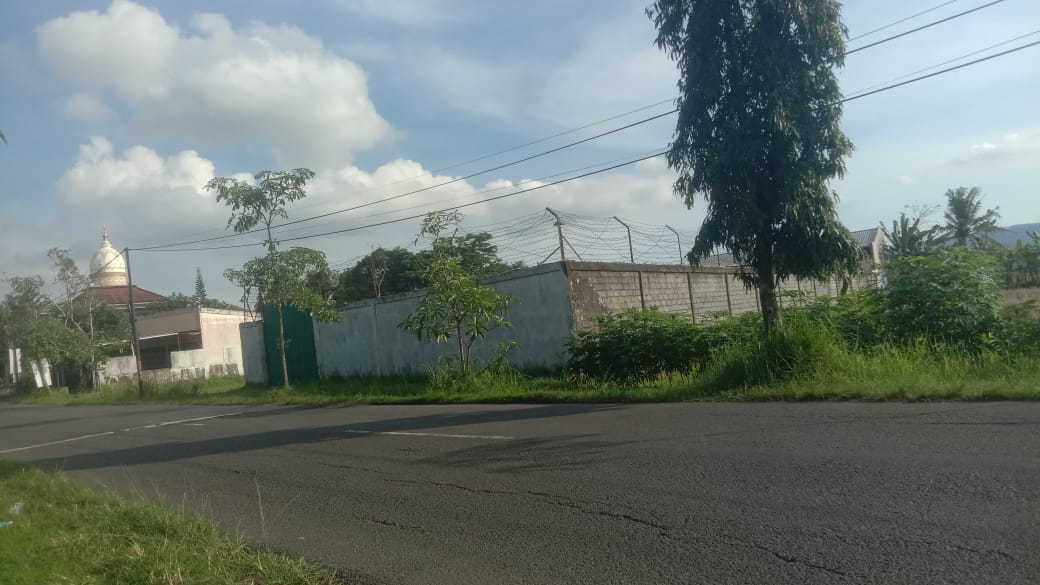 Dijual Tanah Kering Bonus Gudang Kantor Plus Tembok keliling depan Polsek Banyumas