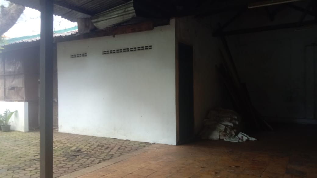 Dijual Rumah di kota lama Banyumas dengan halaman luas cocok untuk usaha