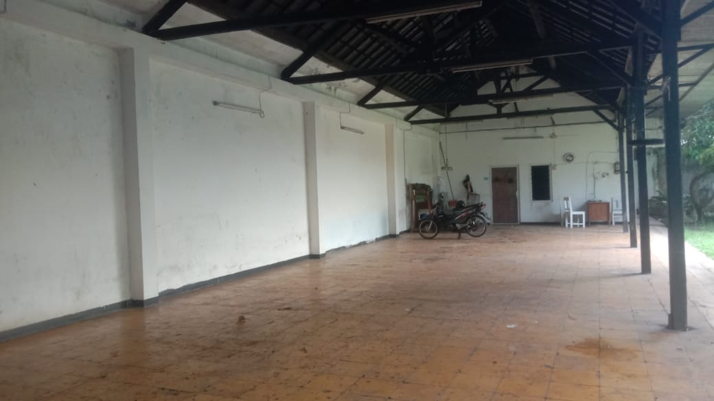 Dijual Rumah di kota lama Banyumas dengan halaman luas cocok untuk usaha