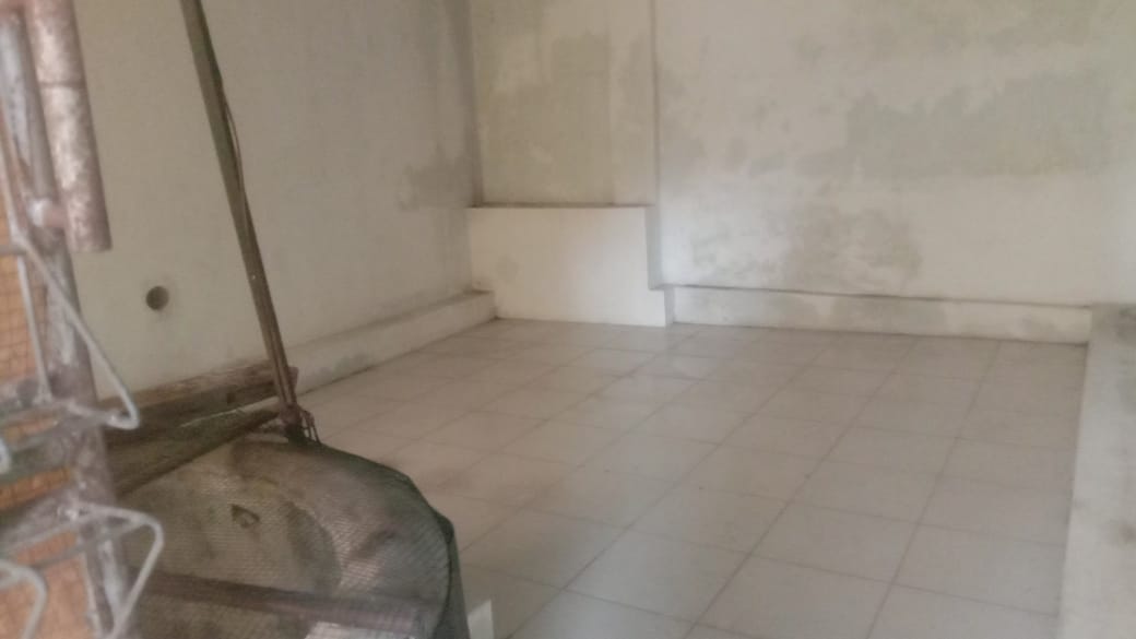 Dijual Rumah di kota lama Banyumas dengan halaman luas cocok untuk usaha