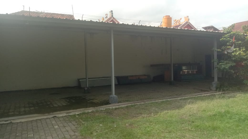 Dijual Rumah di kota lama Banyumas dengan halaman luas cocok untuk usaha
