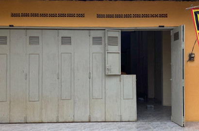 Disewakan Toko/Gudang Di Pinggir Jalan Nasional