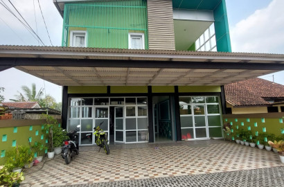 Dijual  Rumah 2 Lantai Pinggir Jalan 2 Menit UMP Purwokerto